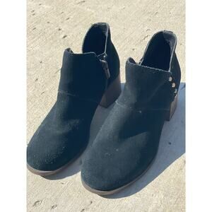 Koolaburra by UGG Sofiya Black Suede  Leather studded ankle boot 6 MOTO BOHO